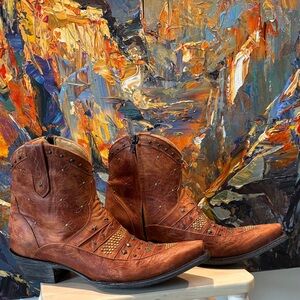 Old Gringo Studded Leather Ankle Boots (10B) (NWOT)